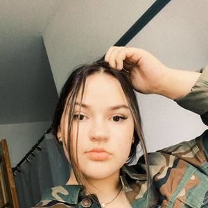 Meet your Posher, Selena